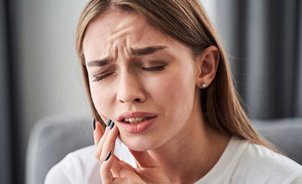 How to Spot Early Signs of Dental Trouble and What To Do About Them_Redwood City Dentists
